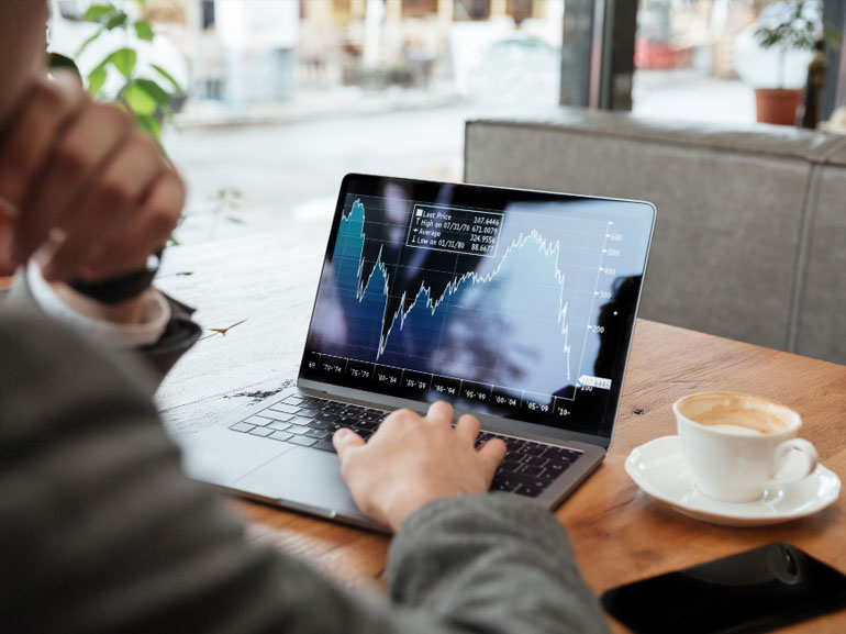 AI Rally & Middle East Developments Lift Global Markets